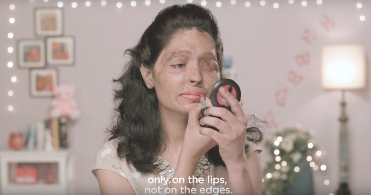 Мастер-класс по нанесению макияжа стал индийской социальной рекламой.