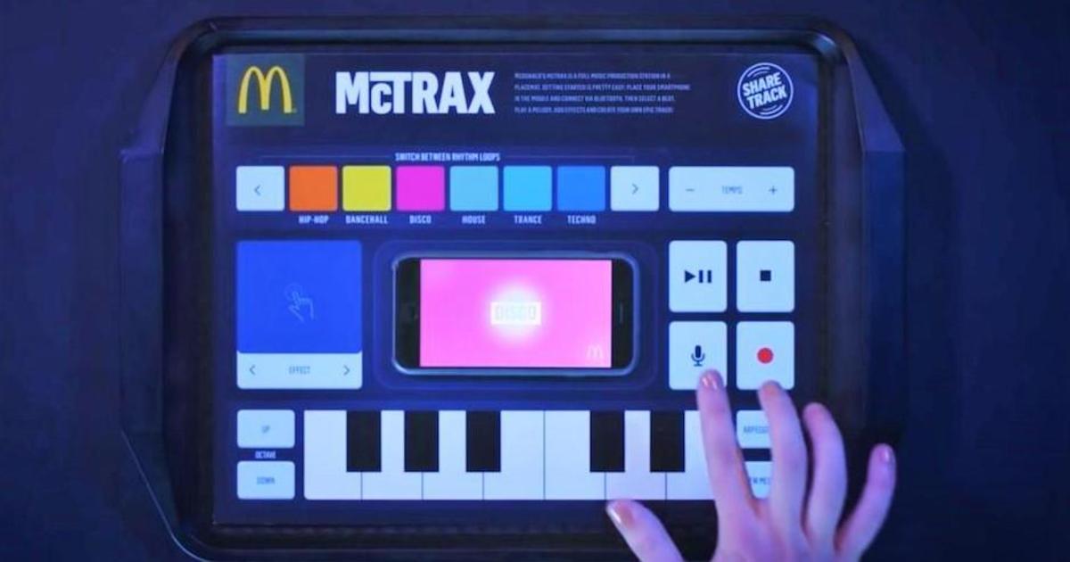 McDonalds превратил подносы в студии звукозаписи.