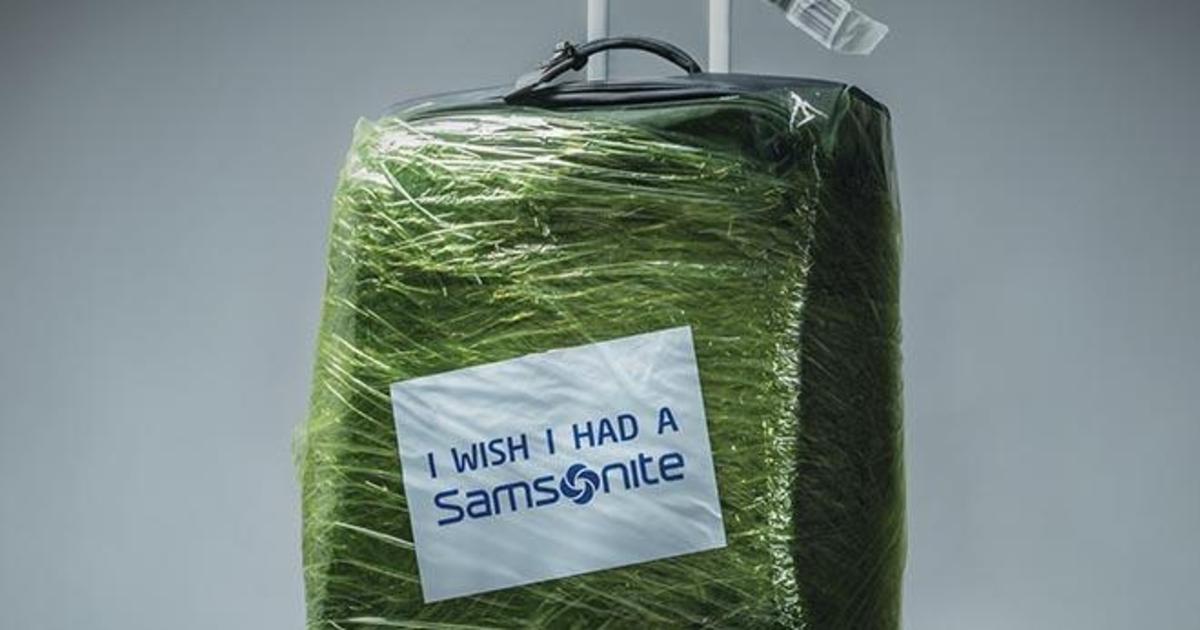 Samsonite прорекламировал себя на чемоданах конкурентов.