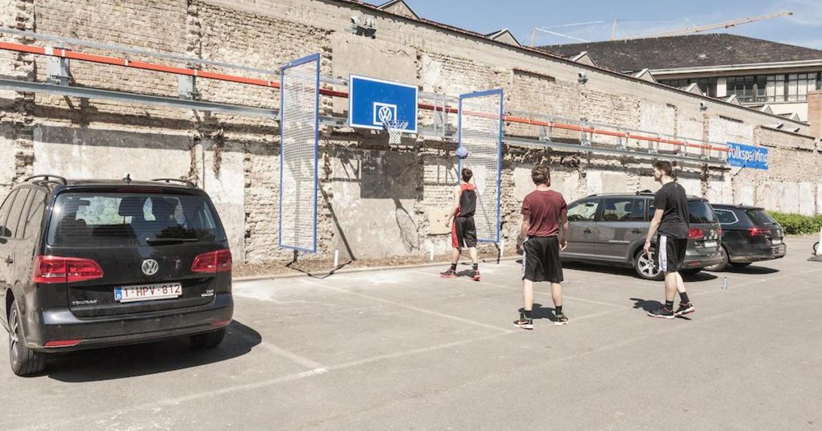 Volkswagen превратил парковки в игровые площадки.