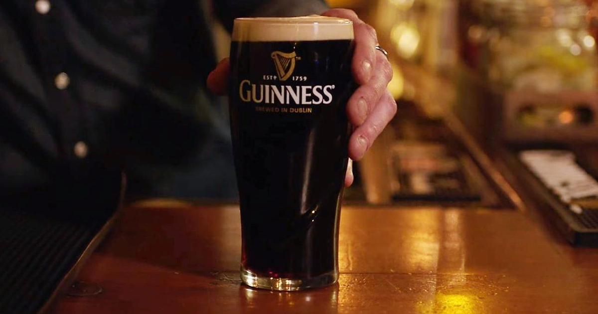Бармены сняли рекламный ролик для Guinness.