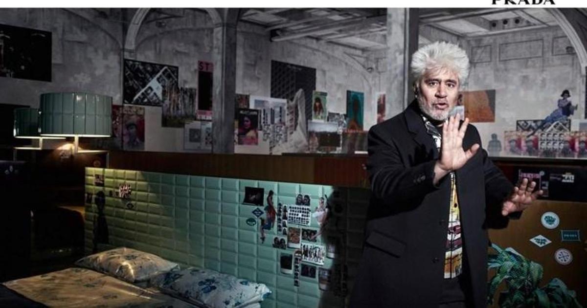 Испанский кинорежиссер Педро Альмодовар стал новым лицом Prada.