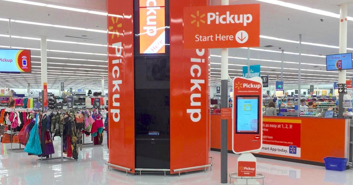 Walmart установил огромные киоски в магазинах для выдачи онлайн-заказов.