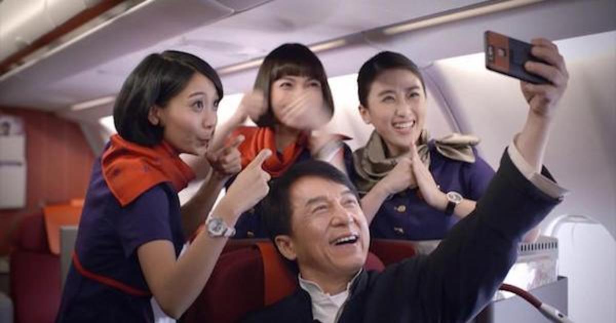 Hong Kong Airlines показала один день из жизни Джеки Чана.