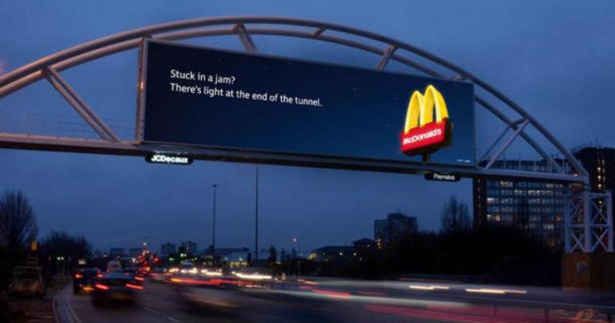 McDonald&#8217;s меняет сообщение на биллбордах в зависимости от пробок.