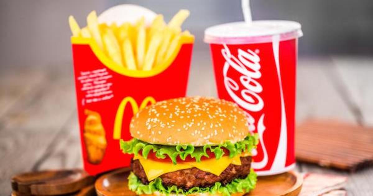 McDonald’s неудачно предложил купить бургер вместо похода в музей.