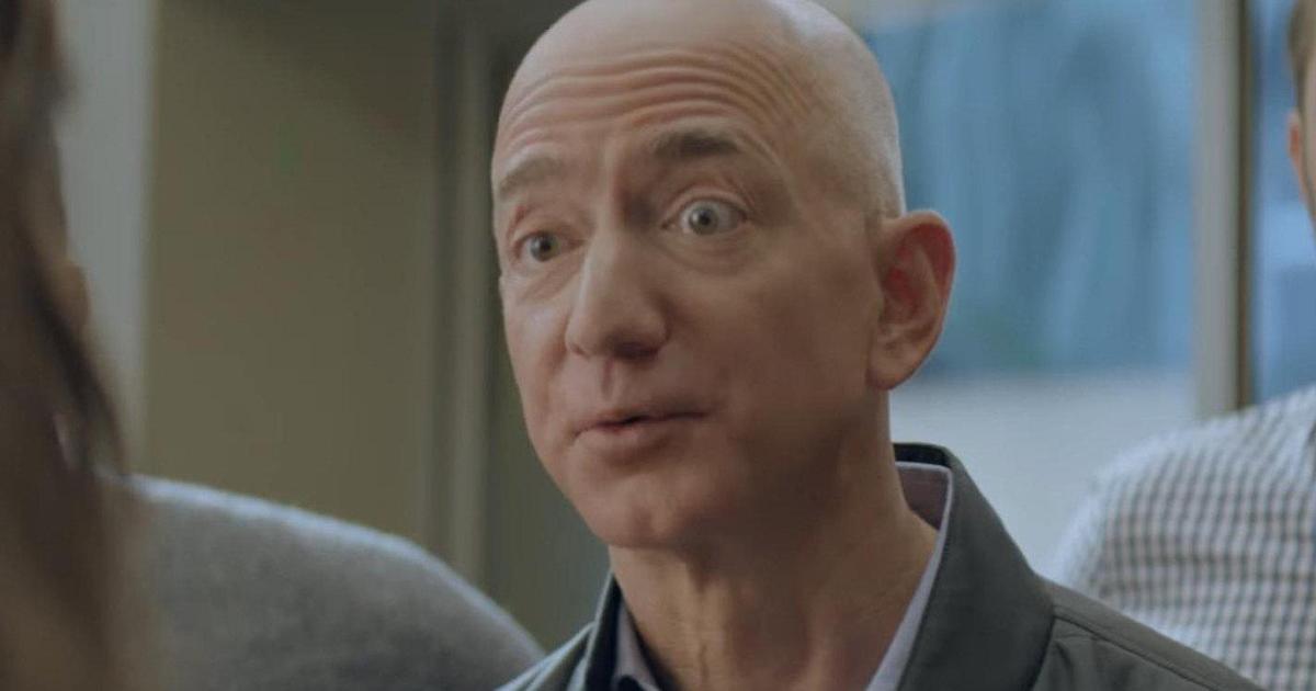 CEO Amazon Джефф Безос снялся в рекламном тизере для Super Bowl.