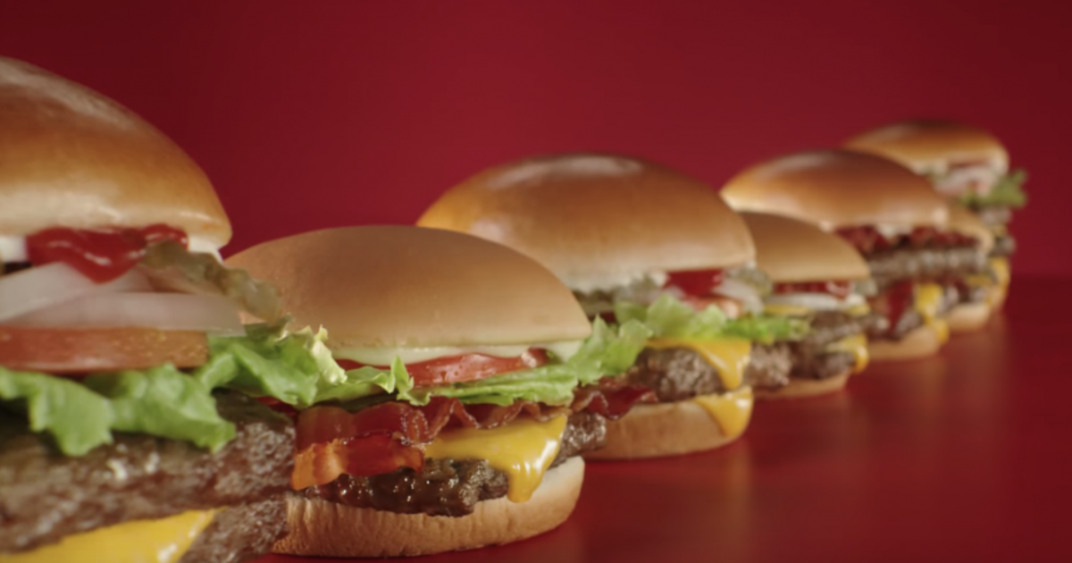 Wendy’s раскритиковала McDonald’s в ролике для Super Bowl.