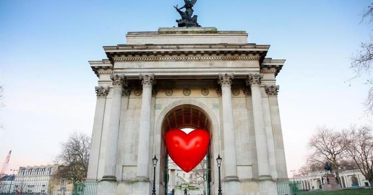 Модный бренд Anya Hindmarch признался в любви Лондону.
