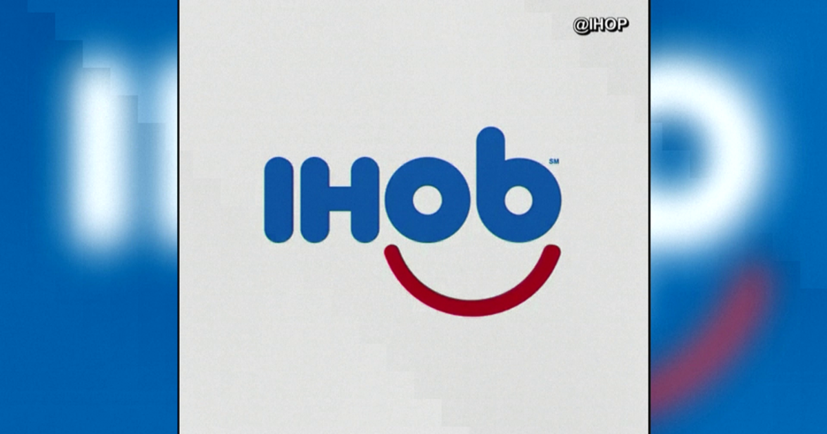 IHOP сменил название на IHOb ради бургеров.