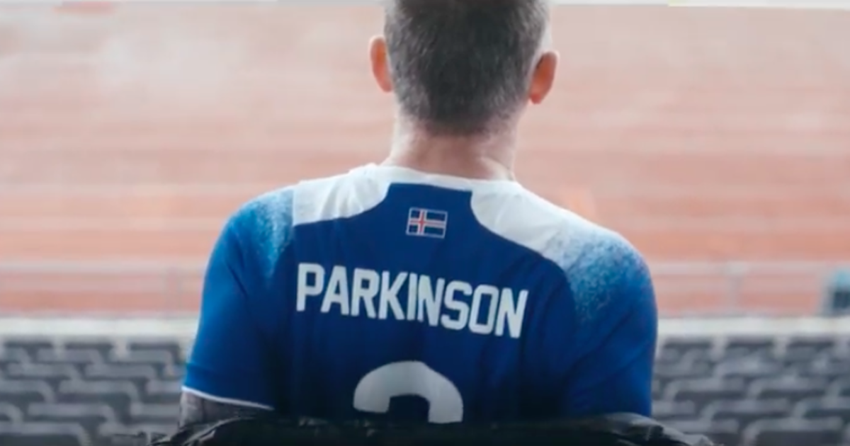 Сборная Исландии сменила фамилии для борьбы с болезнью Паркинсона.