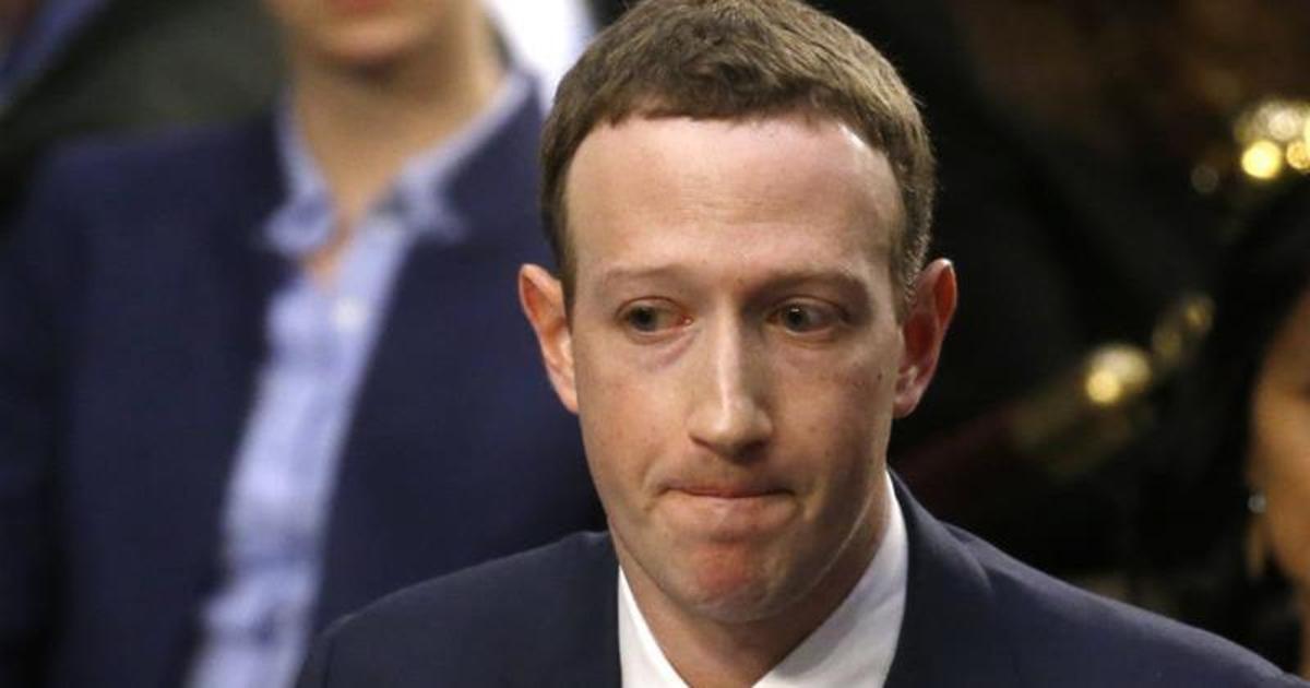 Инвесторы Facebook хотят сместить Цукерберга с должности главы правления.