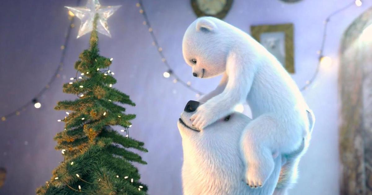 Медведи Coca-Cola поделились уроками любящей семьи в рождественском ролике.