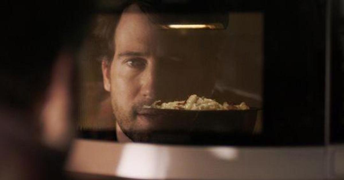 Производитель замороженной еды выпустил «грязный» ролик для Super Bowl.