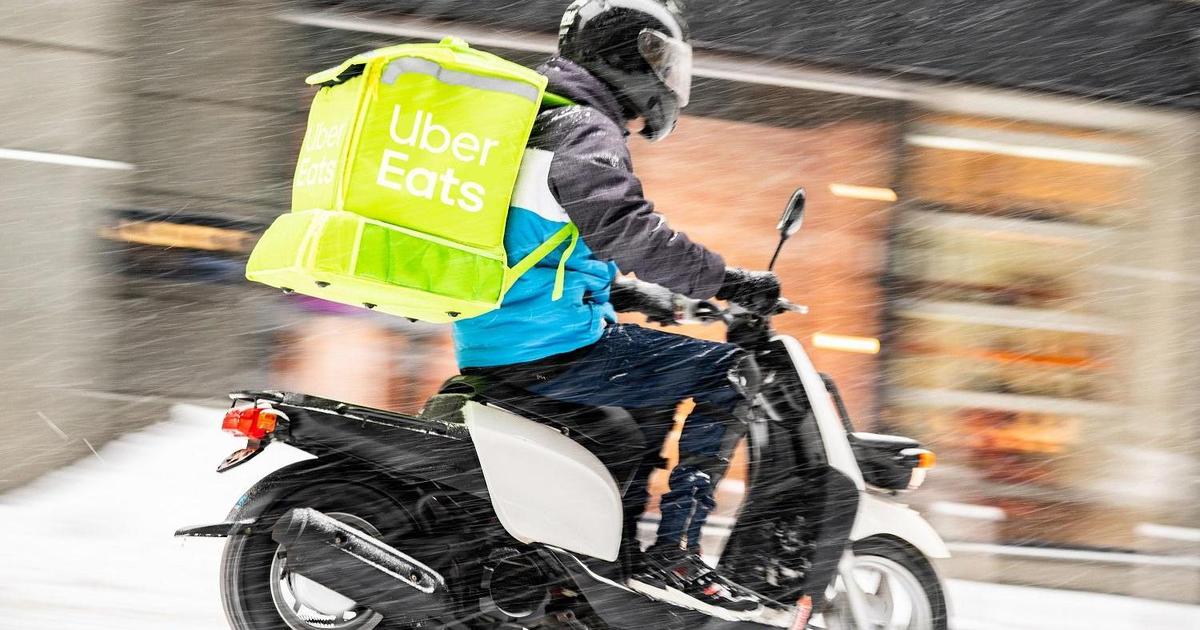 Uber запустил приложение по заказу и доставке еды в Киеве.