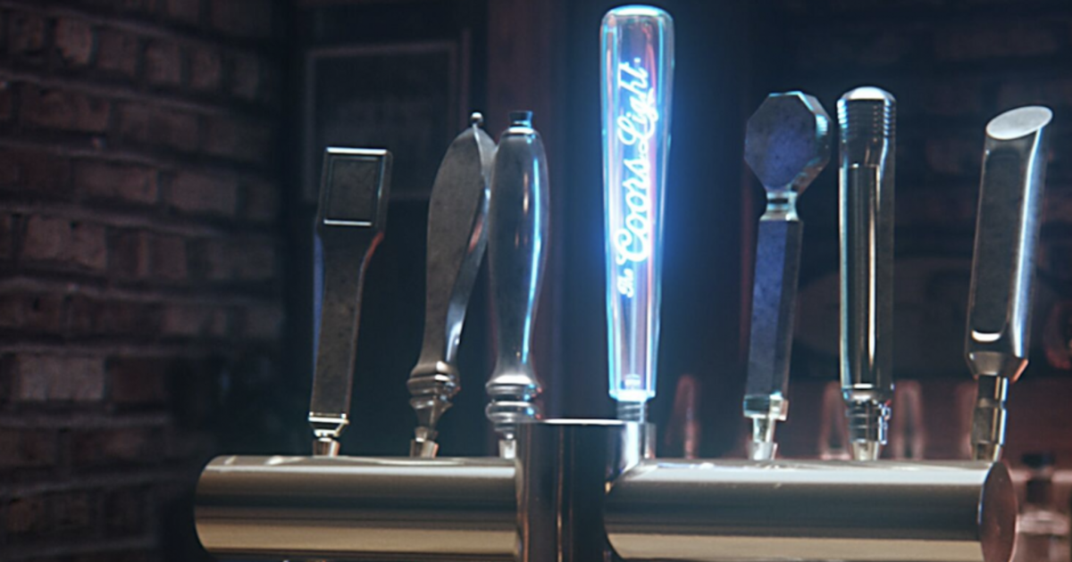 Coors Light обращает атаки конкурента в холодное пиво с помощью умного пивного крана.