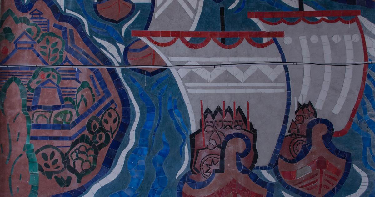 Karabas.com «оживил» фрески Речного вокзала с помощью AR-технологии
