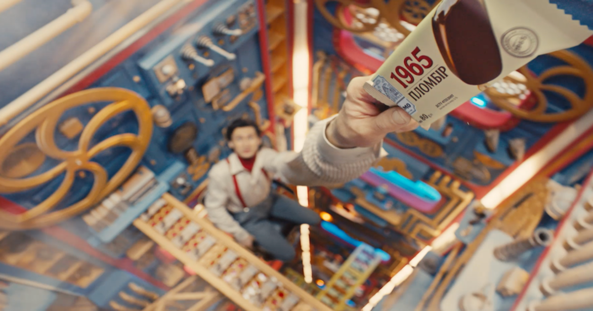 В рекламе Лимо показали фабрику мороженого внутри холодильника