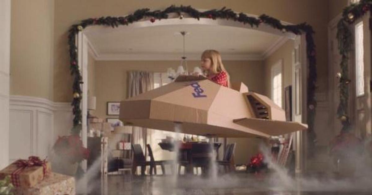 FedEx подчеркнул эмоциональную сторону доставки в рождественском ролике