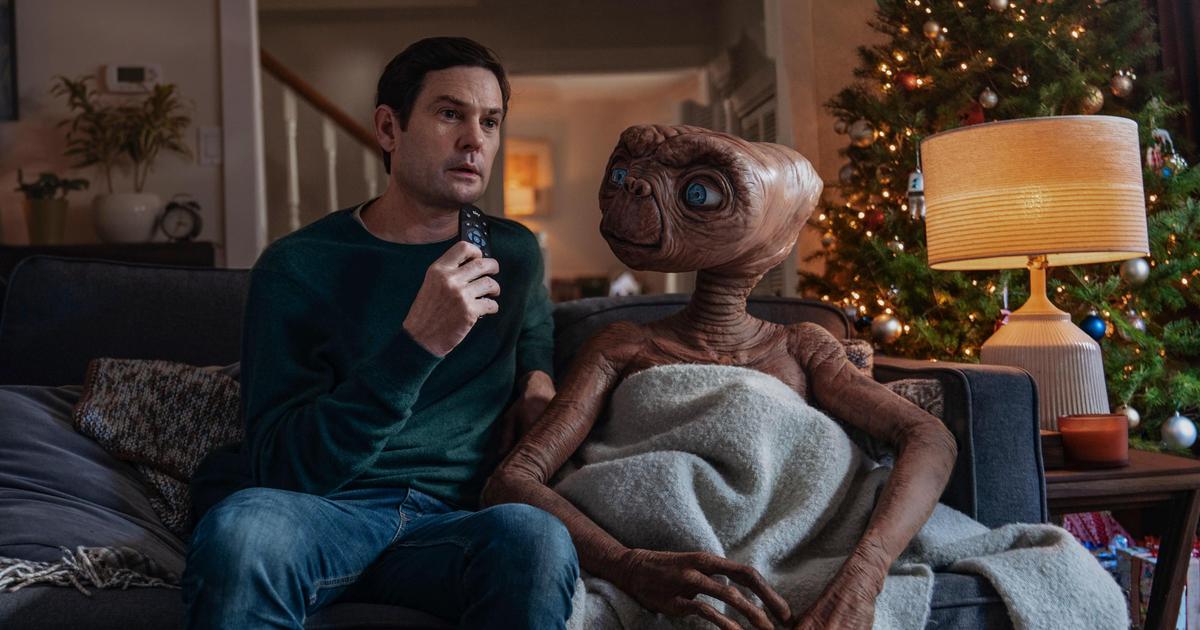 Герой «Инопланетянина» E.T. вернулся на Землю в рождественском ролике Sky