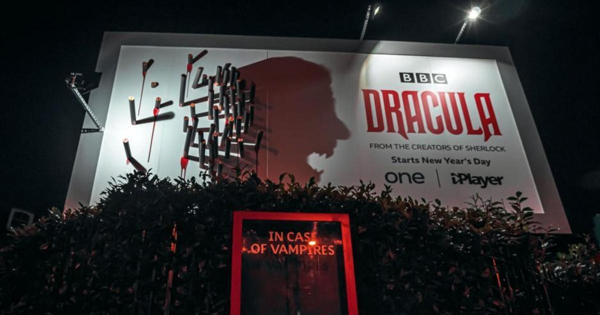BBC использовали игру света и тени в наружной рекламе для промо «Дракулы»
