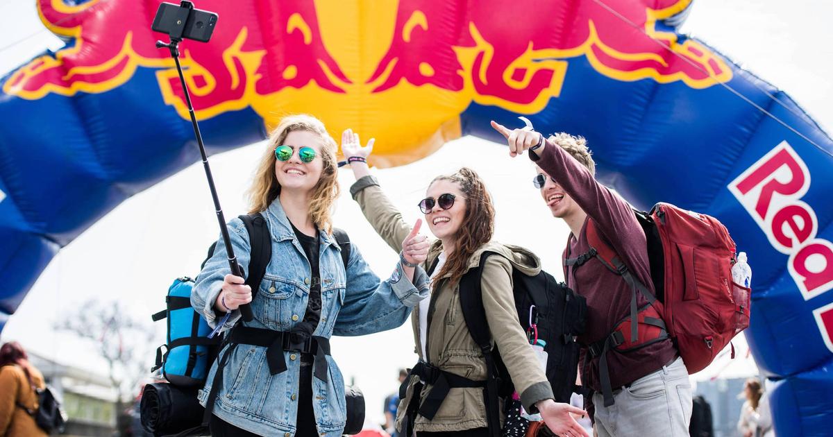 Red Bull призывает украинских студентов провести неделю в Европе без денег и мобильной связи