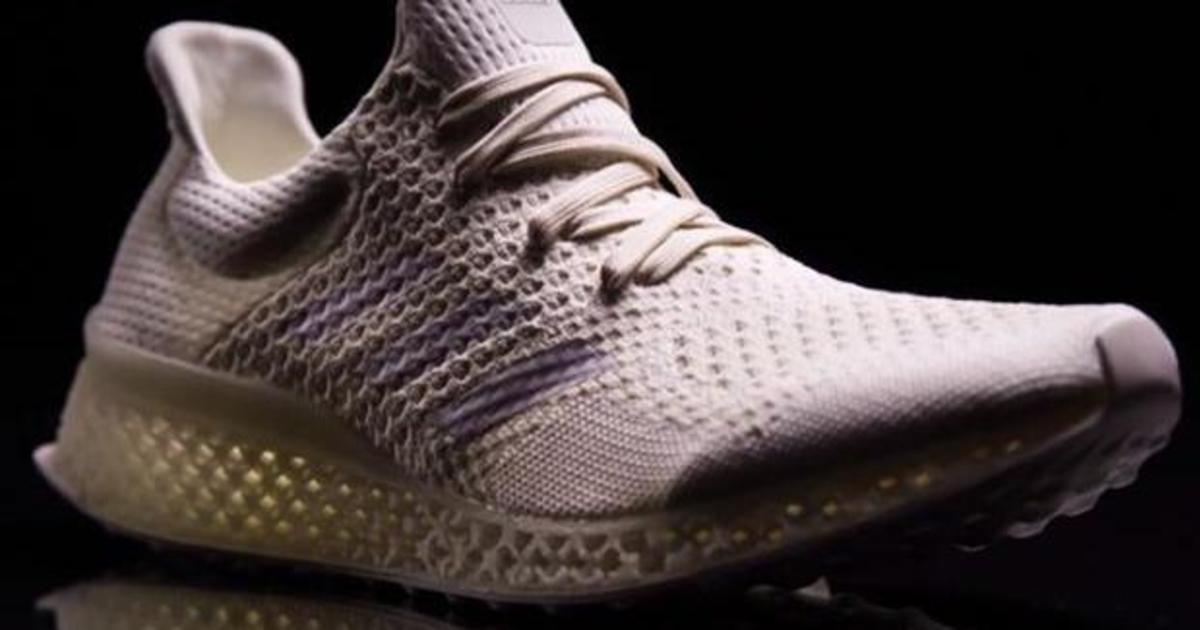 Adidas кастомизирует кроссовки с помощью 3D печати.