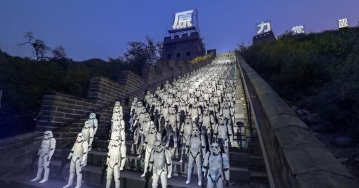 Disney захватил Великую Китайскую стену с 500 штурмовиками.