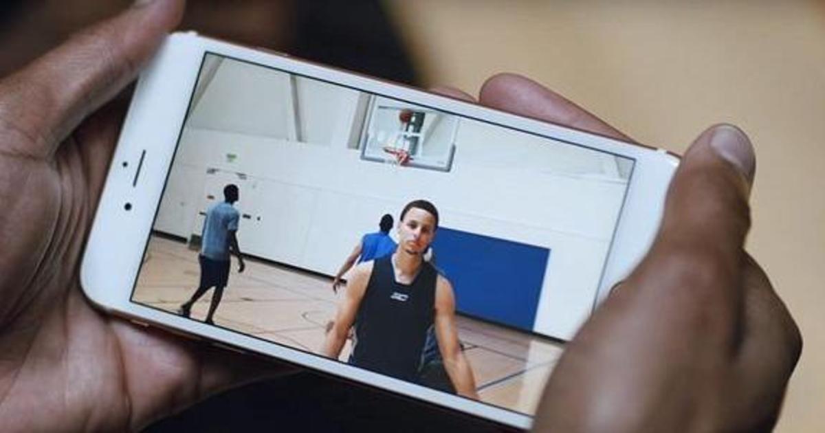 Чемпион НБА Стефен Карри появился в новом ролике для iPhone 6S.