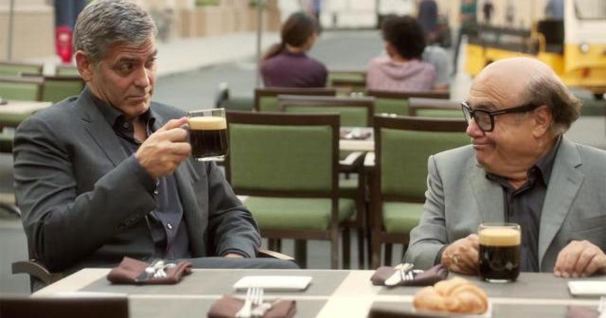 Джордж Клуни позаботился о вкусе Дэнни Де Вито в рекламе Nespresso.