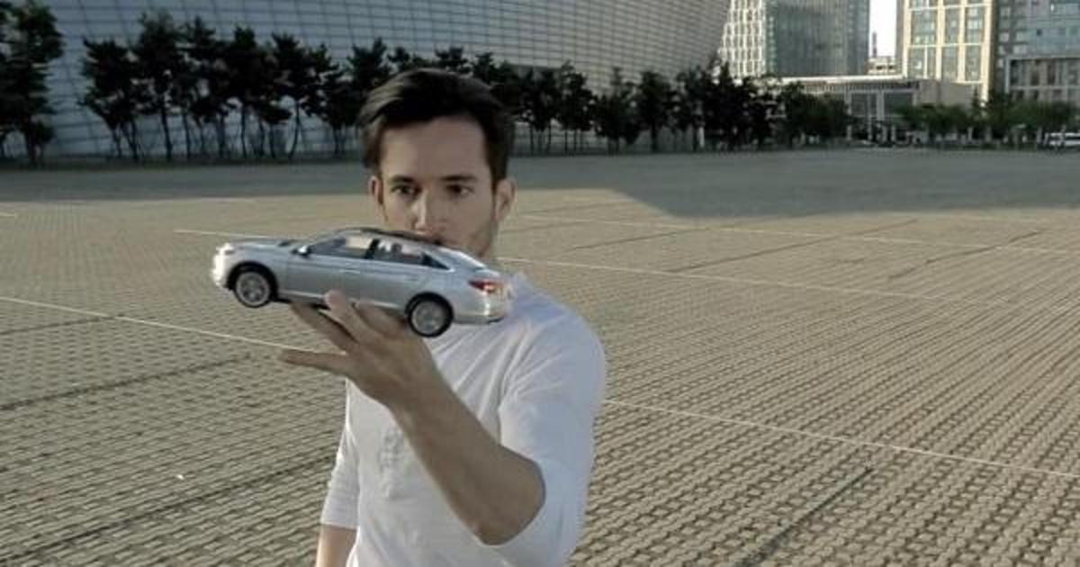 Hyundai ушел от рекламных клише в рекламе Sonata.