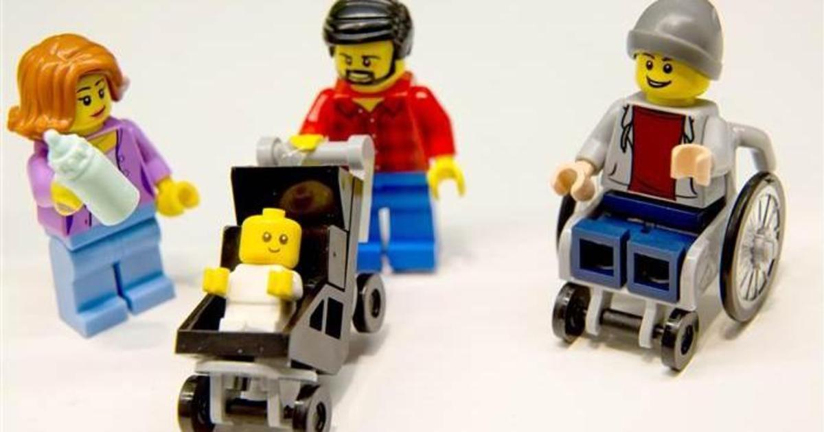 Lego создал фигурку папы-домоседа.
