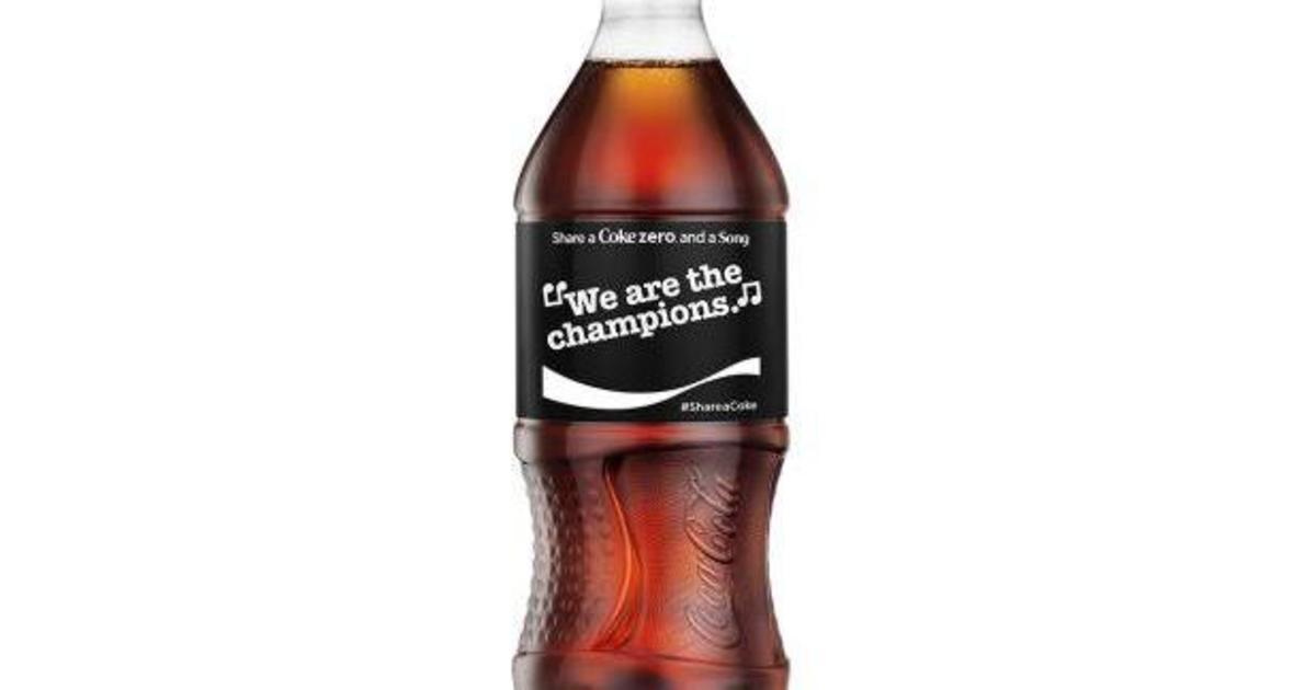 Coca-Cola учит петь, разместив строчки песен на упаковке.