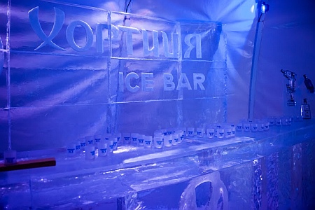 В Карпатах, на горнолыжном курорте Буковель открылся первый украинский ледяной бар — Хортиця Ice Bar