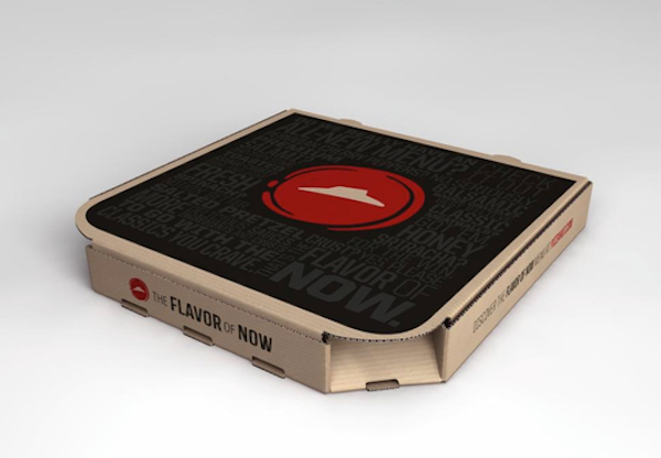 Американская сеть ресторанов Pizza Hut представила новое минималистское лого вместе с новым тэглайном