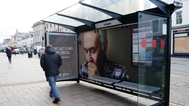 Агентства Leith, Carat Scotland и Posterscope и оператор наружной рекламы Primesight научили автобусную остановку в шотландском городе Эйр кашлять.