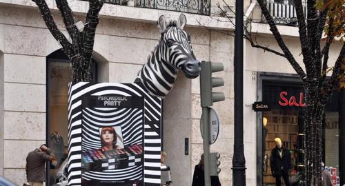 Рекламная кампания косметического бренда Sephora проходит в Лиссабоне.