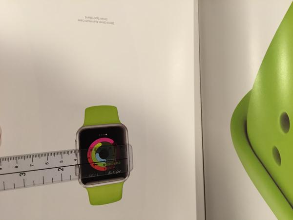 Apple начала продвигать Apple Watch, запустив рекламу в последнем номере Vogue