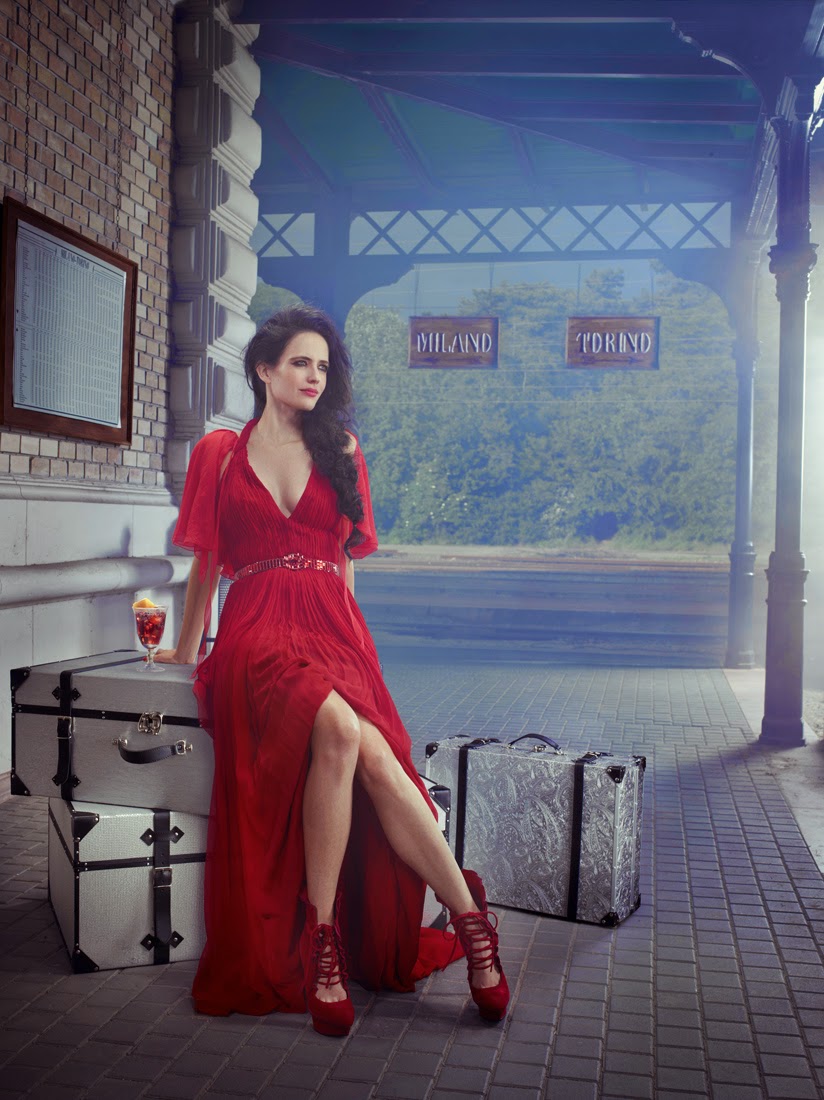 Бренд Campari выпустил 16-й ежегодный календарь с Евой Грин.