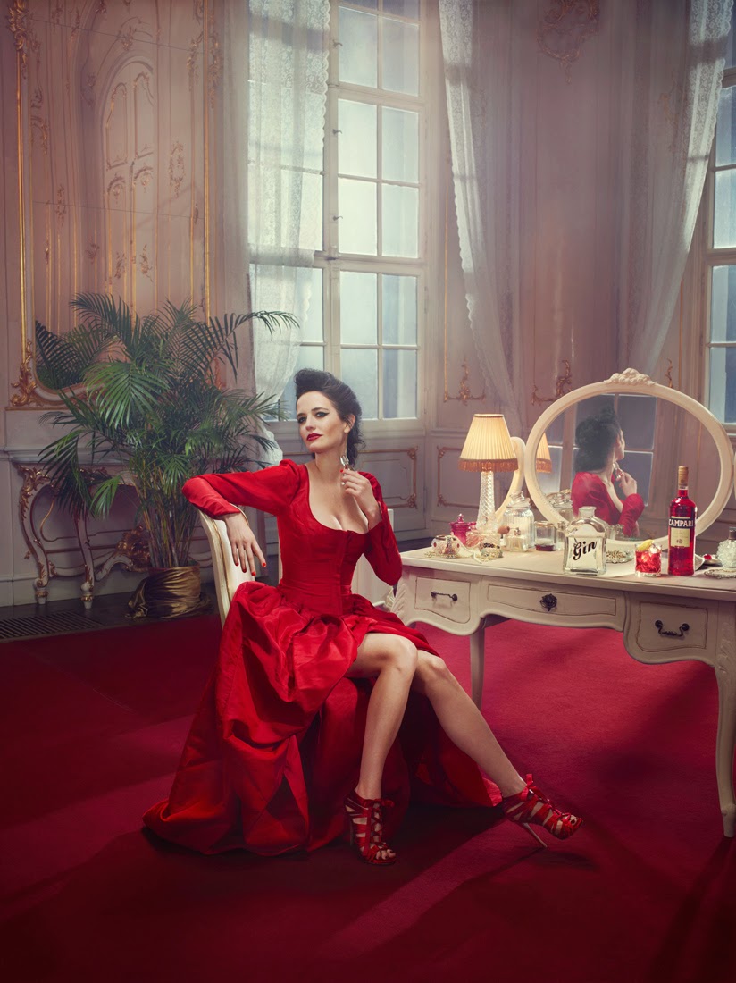 Бренд Campari выпустил 16-й ежегодный календарь с Евой Грин.