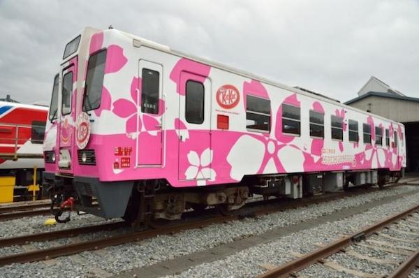 KitKat в Японии превратил обертки от батончика в билеты на поезд.