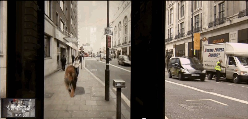 Pepsi Max подшутила над лондонцами, ожидающими общественный транспорт на автобусной остановке.