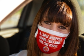 Burger King превратил маски в медиа