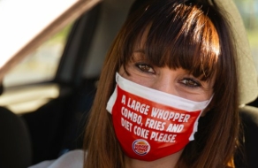 Burger King превратил маски в медиа
