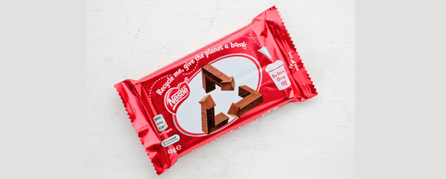 KitKat изменил логотип, чтобы напомнить о переработке пластика