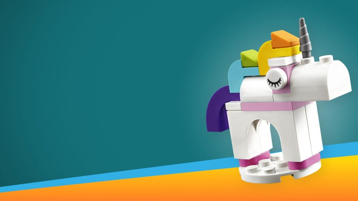 #LetsBuildTogether. LEGO підтримують сім’ї та мотивують підходити до навчання через гру
