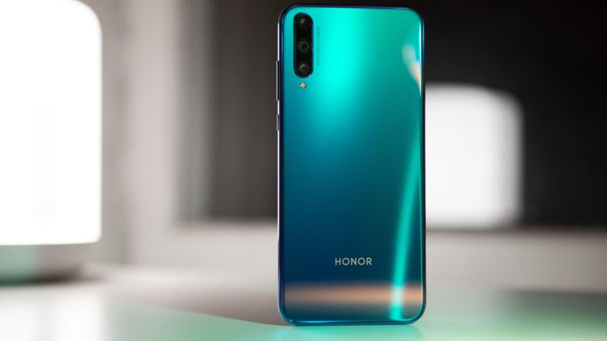Huawei продает Honor