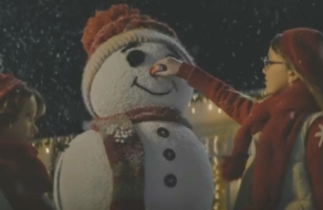 В новогодней кампании предлагают соорудить нос из крабовых палочек снеговику