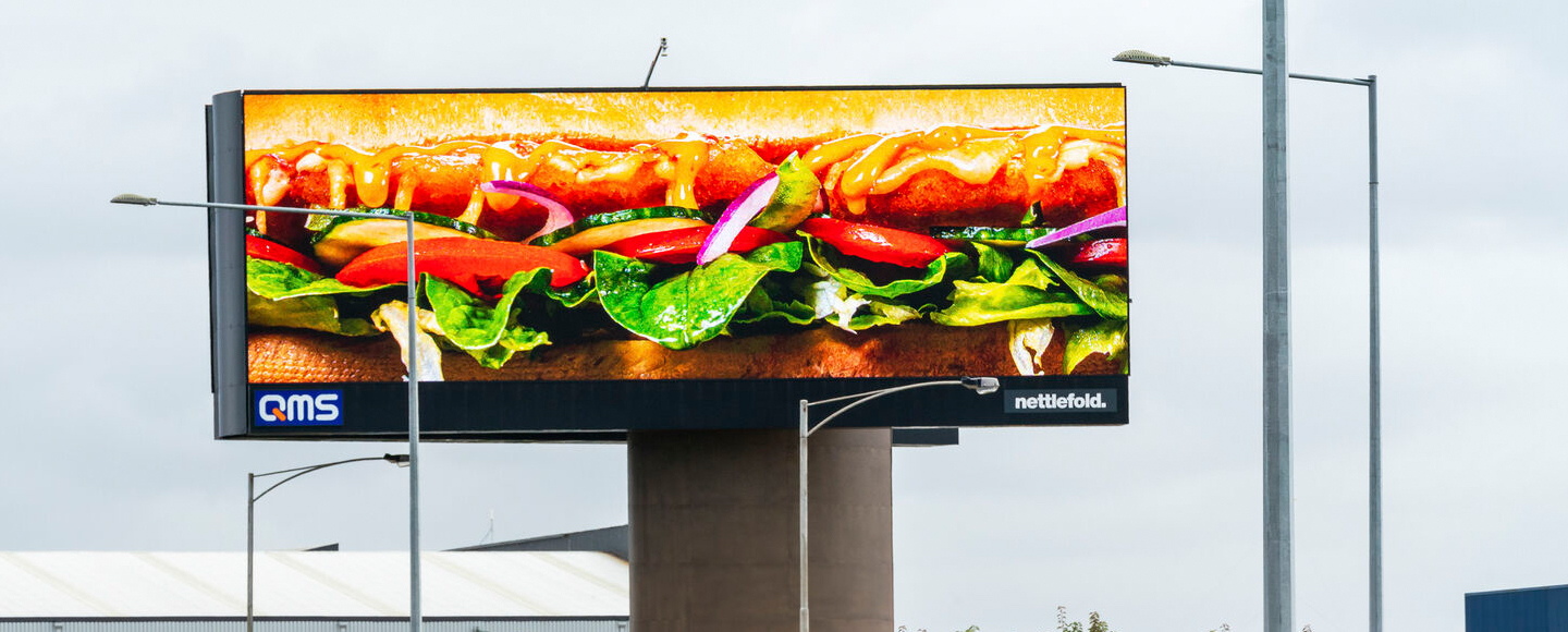 Subway запустил outdoor кампанию без лого и названия бренда