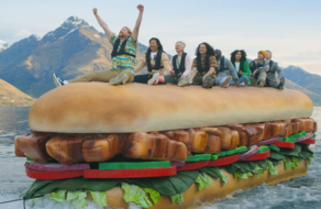 Subway создал самый большой в мире «сэндвич»